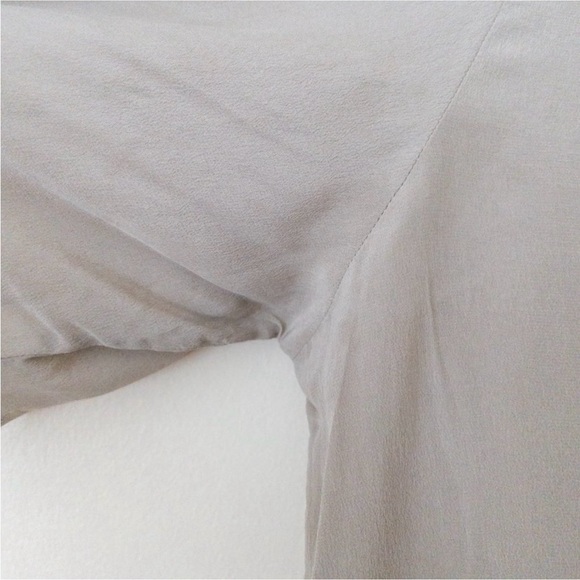 100% Silk Vintage Tshirt Blouse - Picture 2 of 6